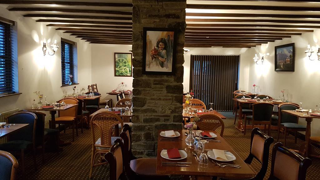 New Gurkha Inn Брекон Екстер'єр фото