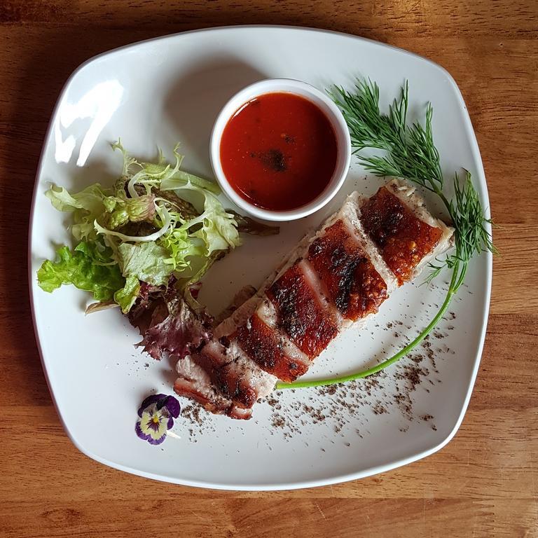 New Gurkha Inn Брекон Екстер'єр фото