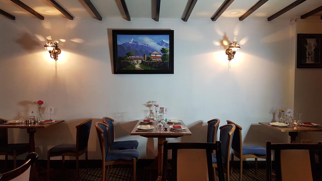 New Gurkha Inn Брекон Екстер'єр фото