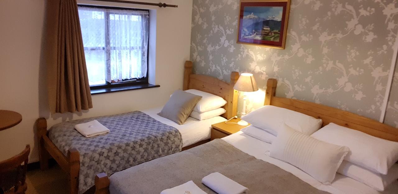 New Gurkha Inn Брекон Екстер'єр фото