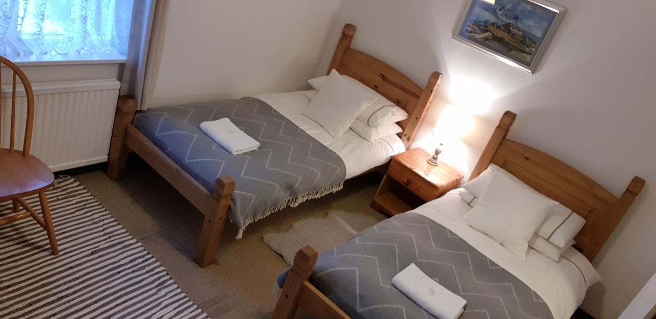 New Gurkha Inn Брекон Екстер'єр фото